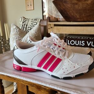 NWT Adidas Trainer Woman's Shoes
